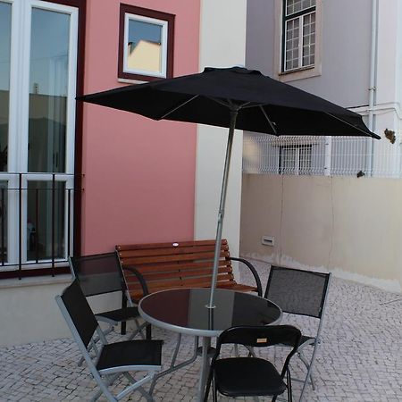 Pink House Hotel Coimbra Esterno foto